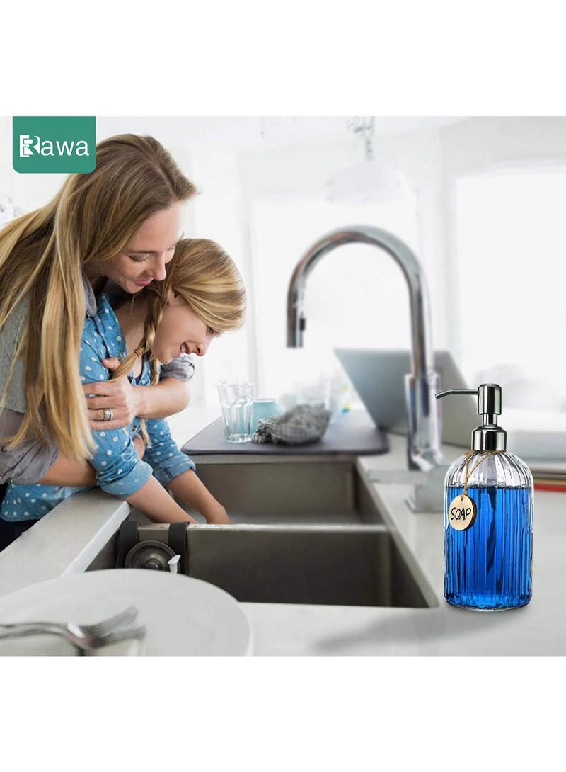 روعة زجاجة موزع صابون فاخرة قابلة لإعادة التعبئة — تتميز برأس مضخة متين من الفولاذ المقاوم للصدأ، وتصميم شفاف على شكل ماسي مع علامة خشبية مكتوبة بخط اليد. مناسب للشامبو، جل الاستحمام، صابون اليدين وغسول الجسم، هذا الموزع الذي يعمل بالضغط متين وخالٍ من الفثالات، مما يجعله مثاليًا للاستخدام في الحمامات والمطابخ والفنادق. - Image 2